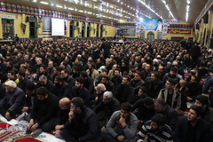 ⁨مراسم یادبود محمدباقر منصوری در حسينيه ثارالله(ع) اردبیل⁩