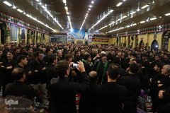 ⁨مراسم یادبود محمدباقر منصوری در حسينيه ثارالله(ع) اردبیل⁩