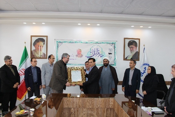 تقدیر از مفاخر قرآنی کشور"