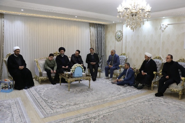 دیدار آیت‌الله عاملی با قهرمان مسابقات بین‌المللی قرآن