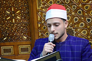 Ang Pagbigkas ng mga Talata ng Ehiptiyano na Qari mula sa Surah Hud sa Paligsahan na Pandaigdigan sa Quran sa UK (+Video)