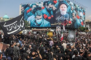 Sa mga Larawan: Makasaysayang Libing para sa Pangulo ng Iran sa Tehran