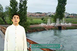 Ang Binatilyo na mga Qari ay Bumigkas ng mga Talata mula sa Surah An-Nisa (+Video)