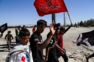 Mga Peregrino na Pupunta sa Mashhad sa Paa Nauna sa Anibersaryo ng Pagkabayani ni Imam Reza