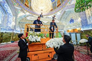 Galerya ng Larawan: Dambana ni Imam Ali Pinalamutian ng Bulaklak Bago ang Ika-13 ng Rajab