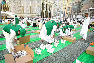 Inanunsyo ang mga Alok para sa Serbisyong Iftar sa mga Moske ng Mekka at Medina para sa Ramadan
