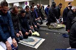 Amerika’da namaz kılan Müslümanlara hakaret