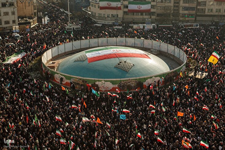 德黑兰举行民族团结集会